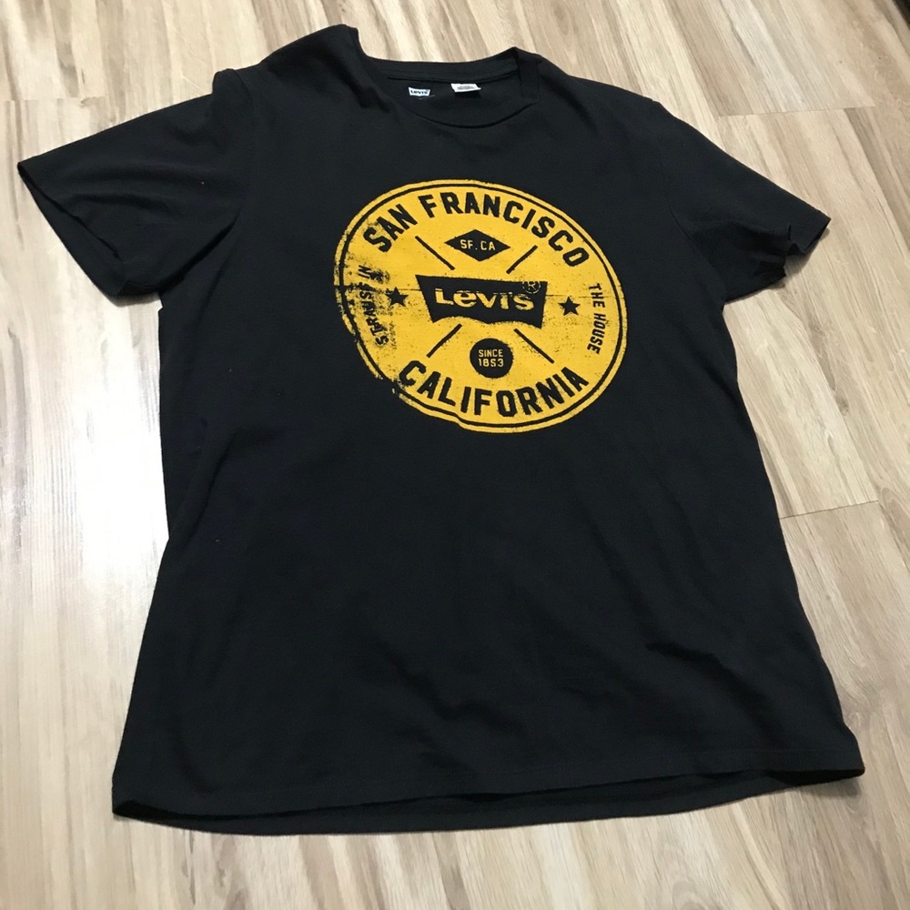 Levi’s black shirt